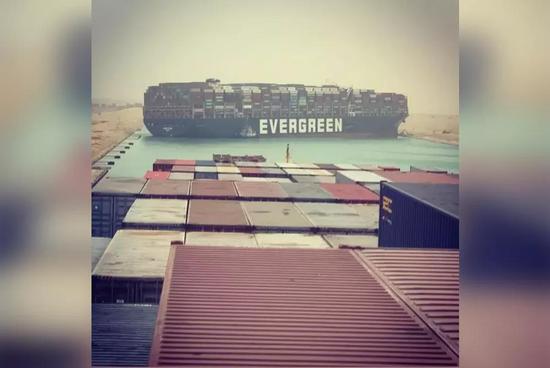 长荣海运货船搁浅苏伊士运河，国际船运价格看涨
